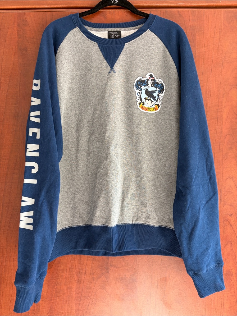 Universal Studios Harry Potter Ravenclaw Crewneck Sweatshirt - Gray and Navy
